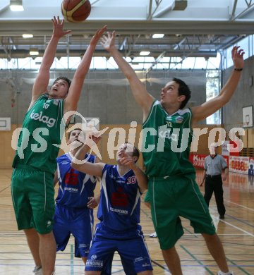 Basketball K?rntner Liga. Feldkirchen gegen W?rthersee Piraten.  Voljevica (Feldkirchen)  M. M?nzer, R. Duller (Piraten). Feldkirchen, am 16.5.2007.
Foto: Kuess
---
pressefotos, pressefotografie, kuess, qs, qspictures, sport, bild, bilder, bilddatenbank