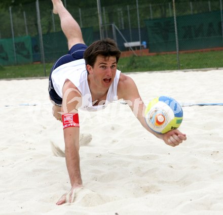 Beachvolleyball. Pressekonferenz. Felix Bl?uel. Klagenfurt, am 4.5.2007.
Foto: Kuess
---
pressefotos, pressefotografie, kuess, qs, qspictures, sport, bild, bilder, bilddatenbank