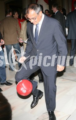 Fussball. Euro 2008. ?sterreich am Ball. Felix Magath. Klagenfurt, am 17.4.2007.
Foto: Kuess
---
pressefotos, pressefotografie, kuess, qs, qspictures, sport, bild, bilder, bilddatenbank