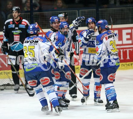 Eishockey Bundesliga. VSV gegen Liwest Black Wings Linz. Torjubel VSV. Villach, am 20.3.2007.
Foto: Kuess
---
pressefotos, pressefotografie, kuess, qs, qspictures, sport, bild, bilder, bilddatenbank