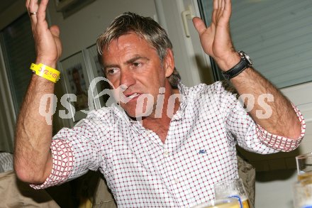 Fussball. Red Zac Liga. FC K?rnten gegen Kapfenberg. Trainer Walter Schachner (FCK). Klagenfurt, am 27.4.2007.
Foto: Kuess 
---
pressefotos, pressefotografie, kuess, qs, qspictures, sport, bild, bilder, bilddatenbank