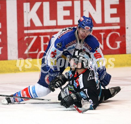 Eishockey Bundesliga. VSV gegen Liwest Black Wings Linz. Marc Brown (VSV),James Desmarais (Linz). Villach, am 20.3.2007.
Foto: Kuess
---
pressefotos, pressefotografie, kuess, qs, qspictures, sport, bild, bilder, bilddatenbank