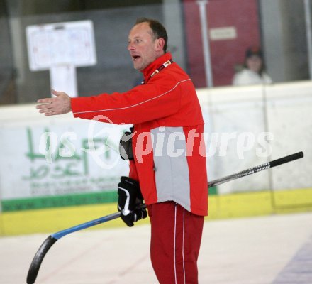 Eishockey Nationalteam. Teamtrainer Jim Boni. Klagenfurt, am 6.4.2007.
Foto: Kuess
---
pressefotos, pressefotografie, kuess, qs, qspictures, sport, bild, bilder, bilddatenbank