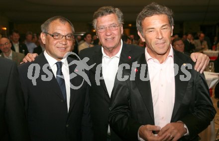 Fussball. Euro 2008. ?sterreich am Ball. Felix Magath, Klagenfurts B?rgermeister Harald Scheucher, Landeshauptmann J?rg Haider. Klagenfurt, am 17.4.2007.
Foto: Kuess
---
pressefotos, pressefotografie, kuess, qs, qspictures, sport, bild, bilder, bilddatenbank