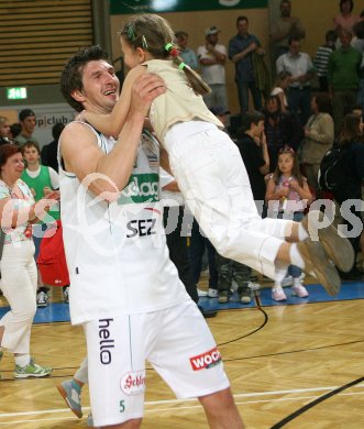 Basketball Bundesliga. W?rthersee Piraten gegen Panthers F?rstenfeld. Selmir Husanovic (Piraten). Klagenfurt, am 22.4.2007.
Foto: Kuess
---
pressefotos, pressefotografie, kuess, qs, qspictures, sport, bild, bilder, bilddatenbank