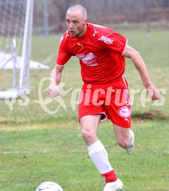 Fussball Unterliga West. Sachsenburg gegen Rothenthurn. Markus Traschitzger (Rothenthurn). Sachsenburg, am 31.3.2007.
Foto: Kuess
---
pressefotos, pressefotografie, kuess, qs, qspictures, sport, bild, bilder, bilddatenbank