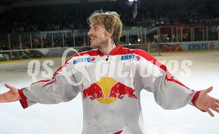 Eishockey Bundesliga. Finale. Red Bull Salzburg gegen VSV. Jubel Salzburg. Kapit?n Dieter Kalt. Salzburg, am 5.4.2007.
Foto: Kuess
---
pressefotos, pressefotografie, kuess, qs, qspictures, sport, bild, bilder, bilddatenbank