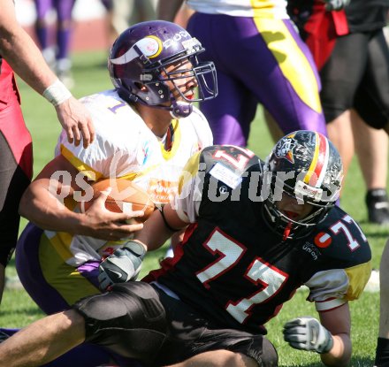 American Football. Carinthian Black Lions gegen Vienna Vikings. Peter Petek (Black Lions). Villach, am 14.4.2007.
Foto: Kuess
---
pressefotos, pressefotografie, kuess, qs, qspictures, sport, bild, bilder, bilddatenbank