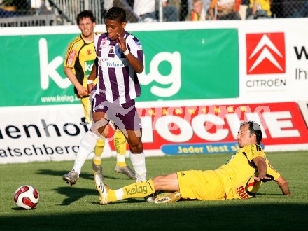 Fussball Red Zac. FC K?rnten gegen Austria Amateure. Gerald Strafner (FCK), Rubin Rafael Okotie (Austria). Klagenfurt, am 18.5.2007.
Foto: Kuess
---
pressefotos, pressefotografie, kuess, qs, qspictures, sport, bild, bilder, bilddatenbank