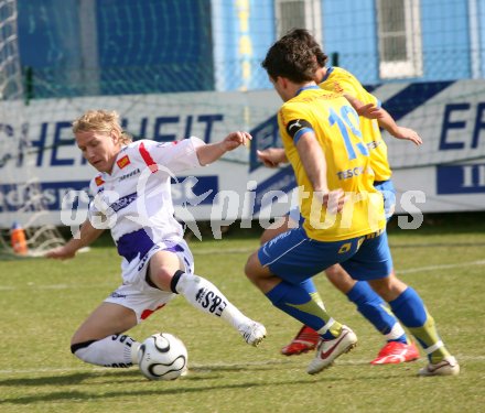 Fussball Regionalliga. SAK gegen SV Allerheiligen. Alexander Lessnigg (SAK), Igor Perkovic (Allerheiligen). Klagenfurt, am 7.4.2007.
Foto: Kuess
---
pressefotos, pressefotografie, kuess, qs, qspictures, sport, bild, bilder, bilddatenbank