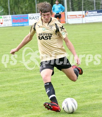 Fu?ball K?rntner Liga. Griffen gegen VSV. Adolf Ellersdorfer (Griffen). Griffen, am 5.5.2007.
Foto: Kuess
---
pressefotos, pressefotografie, kuess, qs, qspictures, sport, bild, bilder, bilddatenbank