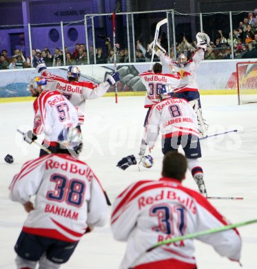 Eishockey Bundesliga. Finale. Red Bull Salzburg gegen VSV. Jubel Salzburg. Salzburg, am 5.4.2007.
Foto: Kuess
---
pressefotos, pressefotografie, kuess, qs, qspictures, sport, bild, bilder, bilddatenbank