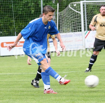 Fu?ball K?rntner Liga. Griffen gegen VSV. Ivan Drmac (VSV). Griffen, am 5.5.2007.
Foto: Kuess
---
pressefotos, pressefotografie, kuess, qs, qspictures, sport, bild, bilder, bilddatenbank