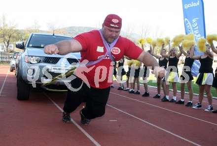 Gelungener Weltrekordversuch. (Zog 7 Autos). Hubert D?rer. Villach, am 14.4.2007.
Foto: Kuess
---
pressefotos, pressefotografie, kuess, qs, qspictures, sport, bild, bilder, bilddatenbank