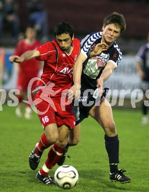 Fussball Regionalliga. Feldkirchen gegen Perg. Alexander Zaiser (Feldkirchen), Murat Kaba (Perg). Feldkirchen, am 20.4.2007.
Foto: Kuess 
---
pressefotos, pressefotografie, kuess, qs, qspictures, sport, bild, bilder, bilddatenbank