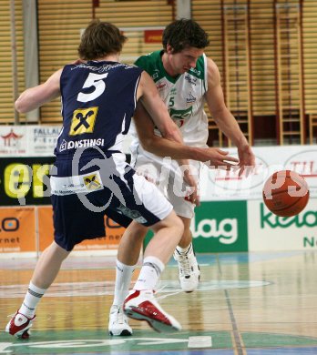 Basketball Bundesliga. W?rthersee Piraten gegen Panthers F?rstenfeld. Selmir Husanovic (Piraten), Thomas Schreiner (F?rstenfeld). Klagenfurt, am 22.4.2007.
Foto: Kuess
---
pressefotos, pressefotografie, kuess, qs, qspictures, sport, bild, bilder, bilddatenbank