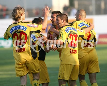 Fussball Red Zac Liga. FC K?rnten gegen Admira. Torjubel FCK. Stanko Bubalo (FCK). Klagenfurt, am 11.5.2007.
Foto: Kuess
---
pressefotos, pressefotografie, kuess, qs, qspictures, sport, bild, bilder, bilddatenbank