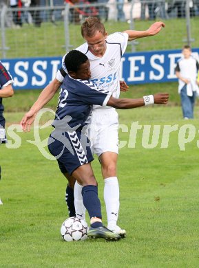 Fussball Regionalliga. Spittal gegen Feldkirchen. Claus Neidhardt (Spittal), Maxwell Siaw (Feldkirchen). Spittal, am 5.6.2007.
Foto: Kuess
---
pressefotos, pressefotografie, kuess, qs, qspictures, sport, bild, bilder, bilddatenbank