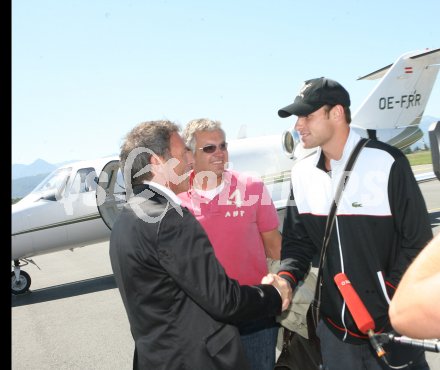 Tennis. Landeshauptmann Joerg Haider empfaengt Andy Roddick und Ronnie Leitgeb am Flughafen Klagenfurt. Ronnie Leitgeb. Klagenfurt, am 19.5.2007.
Foto: Kuess
---
pressefotos, pressefotografie, kuess, qs, qspictures, sport, bild, bilder, bilddatenbank