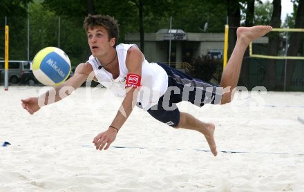 Beachvolleyball. Pressekonferenz. Xandi Huber. Klagenfurt, am 4.5.2007.
Foto: Kuess
---
pressefotos, pressefotografie, kuess, qs, qspictures, sport, bild, bilder, bilddatenbank