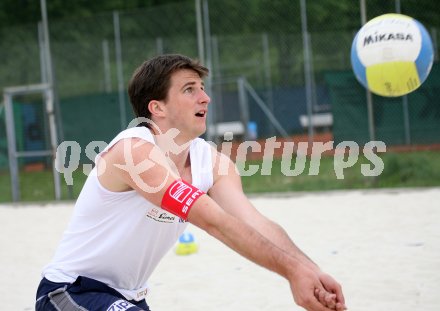 Beachvolleyball. Pressekonferenz. Felix Bl?uel. Klagenfurt, am 4.5.2007.
Foto: Kuess
---
pressefotos, pressefotografie, kuess, qs, qspictures, sport, bild, bilder, bilddatenbank