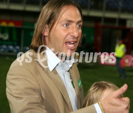 Fussball. Red Zac Liga. FC K?rnten gegen Kapfenberg. Trainer Richard Richie Huber (FCK). Klagenfurt, am 27.4.2007.
Foto: Kuess 
---
pressefotos, pressefotografie, kuess, qs, qspictures, sport, bild, bilder, bilddatenbank