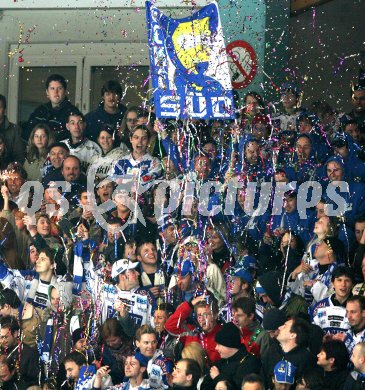 Eishockey Bundesliga. VSV gegen Liwest Black Wings Linz. Fansektor VSV. Villach, am 20.3.2007.
Foto: Kuess
---
pressefotos, pressefotografie, kuess, qs, qspictures, sport, bild, bilder, bilddatenbank