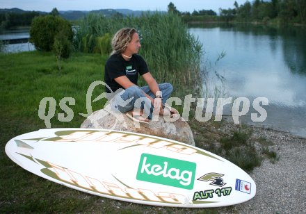 Surfen. Surfweltcup. Mario Inthal. St. Johann, am 1.6.2007.
Foto: Kuess
---
pressefotos, pressefotografie, kuess, qs, qspictures, sport, bild, bilder, bilddatenbank