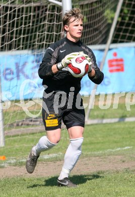 Fussball Unterliga Ost. KAC gegen Reichenau. Dario Pick (Reichenau). Klagenfurt, am 28.4.2007.
Foto: Kuess
---
pressefotos, pressefotografie, kuess, qs, qspictures, sport, bild, bilder, bilddatenbank