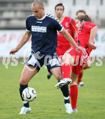 Fussball Regionalliga. Feldkirchen gegen Perg. Igor Manojlovic (Feldkirchen), Christian Felkel (Perg). Feldkirchen, am 20.4.2007.
Foto: Kuess 
---
pressefotos, pressefotografie, kuess, qs, qspictures, sport, bild, bilder, bilddatenbank