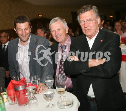 Fussball. Euro 2008. ?sterreich am Ball. Walter Kogler, Thomas Partl, B?rgermeister Harald Scheucher. Klagenfurt, am 17.4.2007.
Foto: Kuess
---
pressefotos, pressefotografie, kuess, qs, qspictures, sport, bild, bilder, bilddatenbank