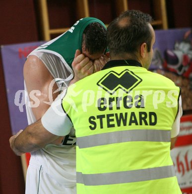 Basketball Bundesliga. W?rthersee Piraten gegen WBC Wels. Entt?uschung bei den Piraten. Srdan Helbich. Klagenfurt, am 29.4.2007.
Foto: Kuess
---
pressefotos, pressefotografie, kuess, qs, qspictures, sport, bild, bilder, bilddatenbank