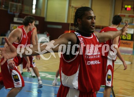 Basketball. Kelag W?rthersee Piraten gegen Lions Traiskirchen. Mike English (Traiskirchen). Klagenfurt, 14.4.2007.
Foto. Kuess
---
pressefotos, pressefotografie, kuess, qs, qspictures, sport, bild, bilder, bilddatenbank