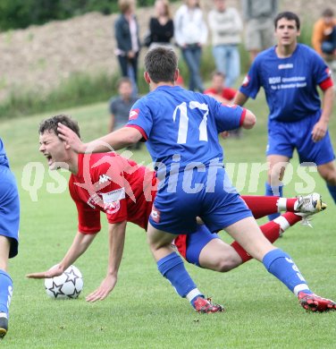 Fussball Unterliga Ost. K?ttmannsdorf gegen DSG Sele/Zell. Stefan Znidar, Rene Primig (K?ttmannsdorf), Peter Oraze (Zell). K?ttmannsdorf, am 28.5.2007.
Foto: Kuess
---
pressefotos, pressefotografie, kuess, qs, qspictures, sport, bild, bilder, bilddatenbank