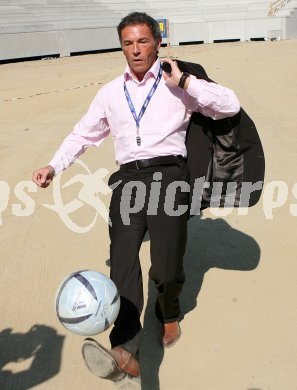 Pressekonferenz FCK neu.  J?rg Haider. Klagenfurt, am 21.4.2007.
Foto: Kuess 
---
pressefotos, pressefotografie, kuess, qs, qspictures, sport, bild, bilder, bilddatenbank