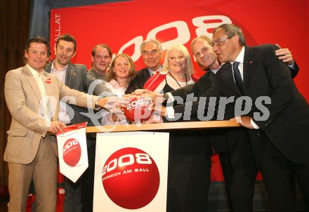 Euro 2008. Frenkie Schinkels, Walter Kogler, Beppo Mauchart, Marika Lichter, Heinz Palme, Felix Magath . Klagenfurt, am 17.4.2007.
Foto: Kuess
---
pressefotos, pressefotografie, kuess, qs, qspictures, sport, bild, bilder, bilddatenbank