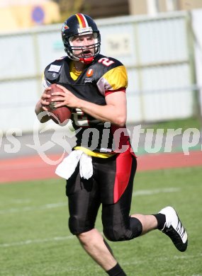 American Football. Carinthian Black Lions gegen Vienna Vikings. Luke Dugan (Black Lions). Villach, am 14.4.2007.
Foto: Kuess
---
pressefotos, pressefotografie, kuess, qs, qspictures, sport, bild, bilder, bilddatenbank