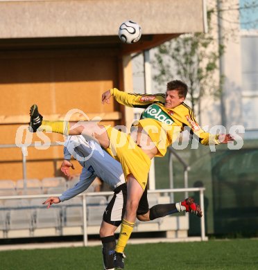 Fu?ball. Regionalliga Mitte. FCK/Welzenegg Amateure gegen SK Sturm Graz. Ogris Michael (FCK), Weinberger Marvin (Graz) . Klagenfurt, 14.4.2007.
Foto: Kuess
---
pressefotos, pressefotografie, kuess, qs, qspictures, sport, bild, bilder, bilddatenbank