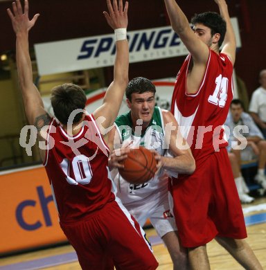 Basketball. Kelag W?rthersee Piraten gegen Lions Traiskirchen. Srdan Helbich (Piraten). Klagenfurt, 14.4.2007.
Foto. Kuess
---
pressefotos, pressefotografie, kuess, qs, qspictures, sport, bild, bilder, bilddatenbank