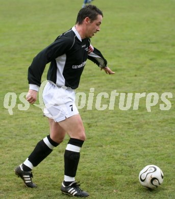 Fussball 1. Klasse D. ASV gegen Donau. Dieter Schmied (Donau). Klagenfurt, am 1.4.2007.
Foto: Kuess
---
pressefotos, pressefotografie, kuess, qs, qspictures, sport, bild, bilder, bilddatenbank