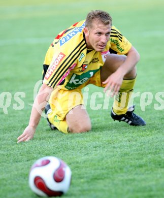 Fussball. Red Zac Liga. FC K?rnten gegen Kapfenberg. Juan Carlos Zuleta (FCK). Klagenfurt, am 27.4.2007.
Foto: Kuess 
---
pressefotos, pressefotografie, kuess, qs, qspictures, sport, bild, bilder, bilddatenbank