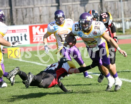 American Football. Carinthian Black Lions gegen Vienna Vikings. Martin Knees (Black Lions). Villach, am 14.4.2007.
Foto: Kuess
---
pressefotos, pressefotografie, kuess, qs, qspictures, sport, bild, bilder, bilddatenbank