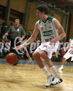 Basketball. Kelag W?rthersee Piraten gegen Lions Traiskirchen. Selmir Husanovic (Piraten). Klagenfurt, 14.4.2007.
Foto. Kuess
---
pressefotos, pressefotografie, kuess, qs, qspictures, sport, bild, bilder, bilddatenbank