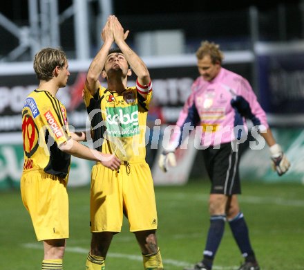 Fussball. Red Zac Liga. FC K?rnten gegen TSV Sparkasse Hartberg. Torjubel Nenad Bjelica, Marc Sand (FCK). Klagenfurt, am 13.4.2007.
Foto: Kuess
---
pressefotos, pressefotografie, kuess, qs, qspictures, sport, bild, bilder, bilddatenbank