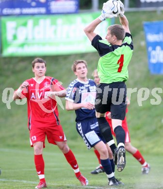 Fussball Regionalliga. Feldkirchen gegen Perg. Jiri Lenko, Rainer Moosbauer (Perg). Feldkirchen, am 20.4.2007.
Foto: Kuess 
---
pressefotos, pressefotografie, kuess, qs, qspictures, sport, bild, bilder, bilddatenbank