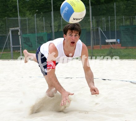 Beachvolleyball. Pressekonferenz. Felix Bl?uel. Klagenfurt, am 4.5.2007.
Foto: Kuess
---
pressefotos, pressefotografie, kuess, qs, qspictures, sport, bild, bilder, bilddatenbank