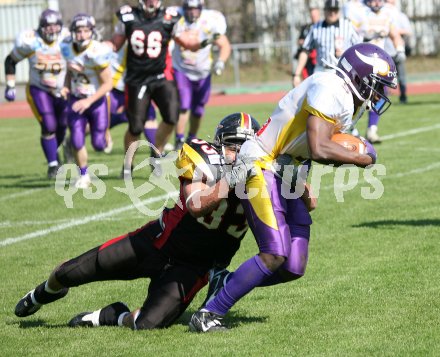 American Football. Carinthian Black Lions gegen Vienna Vikings. Ramon Abdel (Black Lions). Villach, am 14.4.2007.
Foto: Kuess
---
pressefotos, pressefotografie, kuess, qs, qspictures, sport, bild, bilder, bilddatenbank