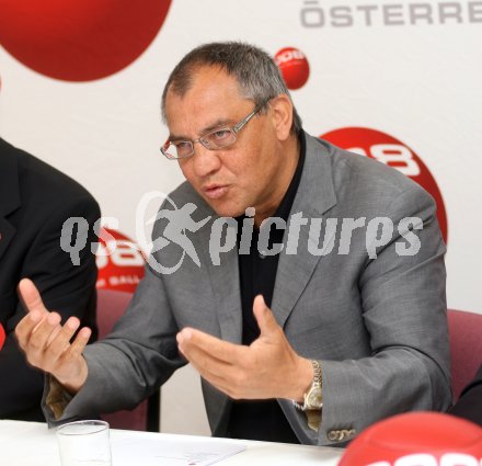 Pressekonferenz Euro 2008 mit Felix Magath. Klagenfurt, 17.4.2007 Foto: Kuess
---
pressefotos, pressefotografie, kuess, qs, qspictures, sport, bild, bilder, bilddatenbank