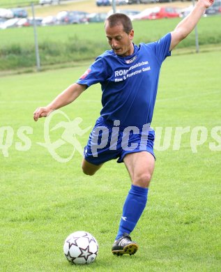 Fussball Unterliga Ost. Koettmannsdorf gegen DSG Sele/Zell. Lucian Florin Orga (Koettmannsdorf). Koettmannsdorf, am 28.5.2007.
Foto: Kuess
---
pressefotos, pressefotografie, kuess, qs, qspictures, sport, bild, bilder, bilddatenbank