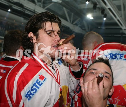 Eishockey Bundesliga. Finale. Red Bull Salzburg gegen VSV. Jubel Salzburgl. Salzburg, am 5.4.2007.
Foto: Kuess
---
pressefotos, pressefotografie, kuess, qs, qspictures, sport, bild, bilder, bilddatenbank